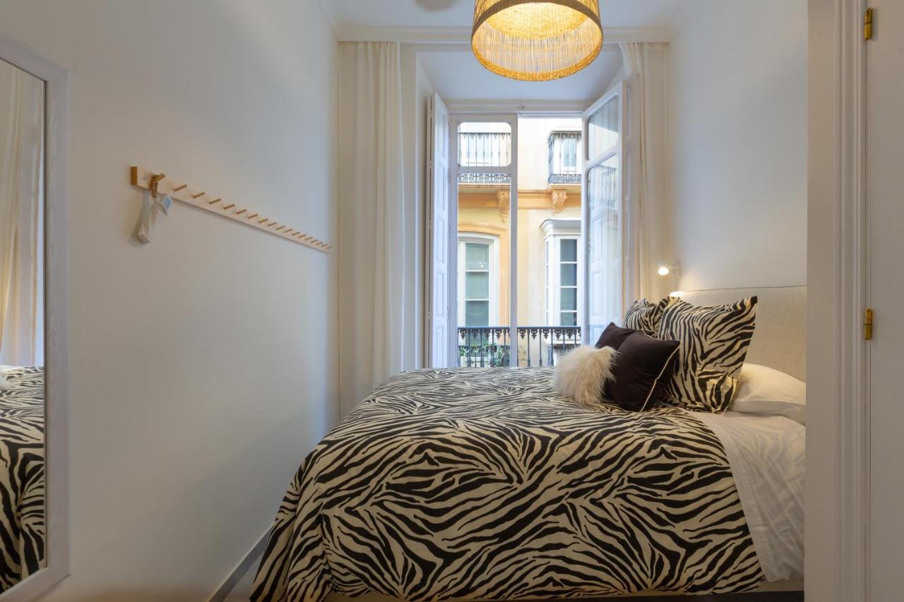 Puerta De Larios: Central Three-Bedroom Apartment With Balconies And Patio Málaga Kültér fotó